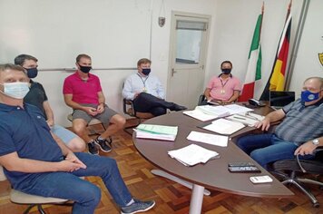 Município realiza reunião com direção do Colégio Teutônia