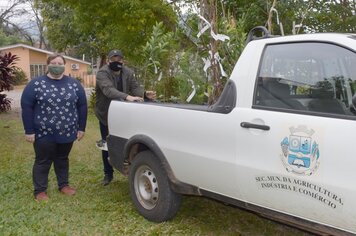 Realizada entrega de pedidos de mudas frutíferas