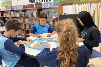 Prefeitura adquire 674 livros para as escolas da rede municipal de ensino