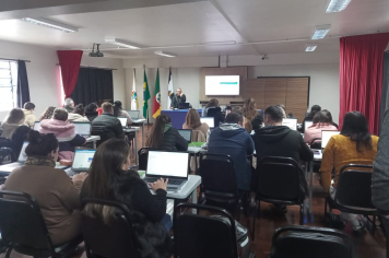 Profissionais da Rede Municipal de Ensino participam de formação continuada 