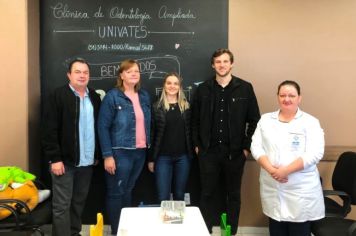 Equipe da Saúde realiza visita técnica ao laboratório de odontologia da Univates