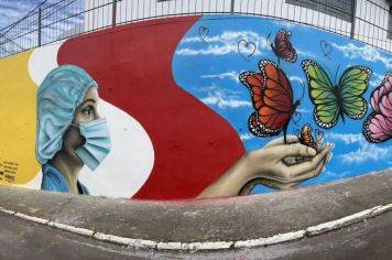 Oficina de Graffiti colocou criatividade em prática no muro da UBS Daltro Filho