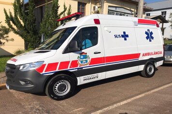 Imigrante recebe nova ambulância