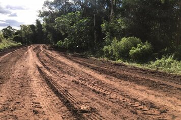 Roçadas, patrolamento e limpezas de bueiros foram executadas pelas Obras