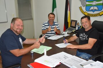 Imigrante assina contrato para a construção de ciclovia pelo Avançar no Turismo
