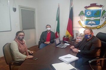 Edi Fassini visita administração para falar sobre o ensino profissionalizante