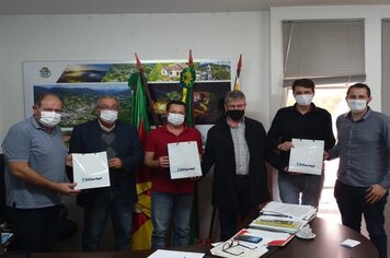 Presidente da Certel visita Imigrante