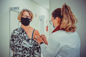 Imigrante avança na vacinação