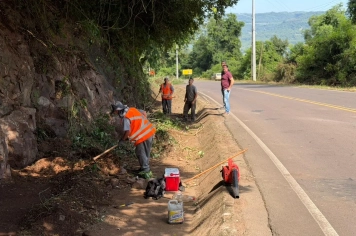 Obras emergenciais na VRS-863 têm início com serviços de roçada e limpeza