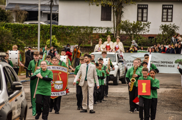 Desfile Cívico de Imigrante é avaliado positivamente e marca estreia da Banda Municipal