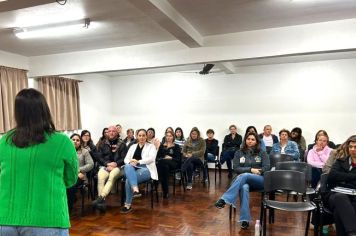 Palestra sobre autismo reúne famílias e rede de apoio