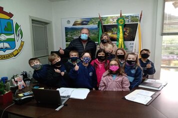Alunos visiam prefeitura