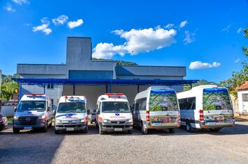 Município realiza platonagem e adesivagem de ambulâncias e vans da saúde