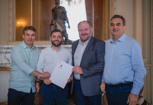 Prefeito Germano Stevens se reúne com líderes no Piratini