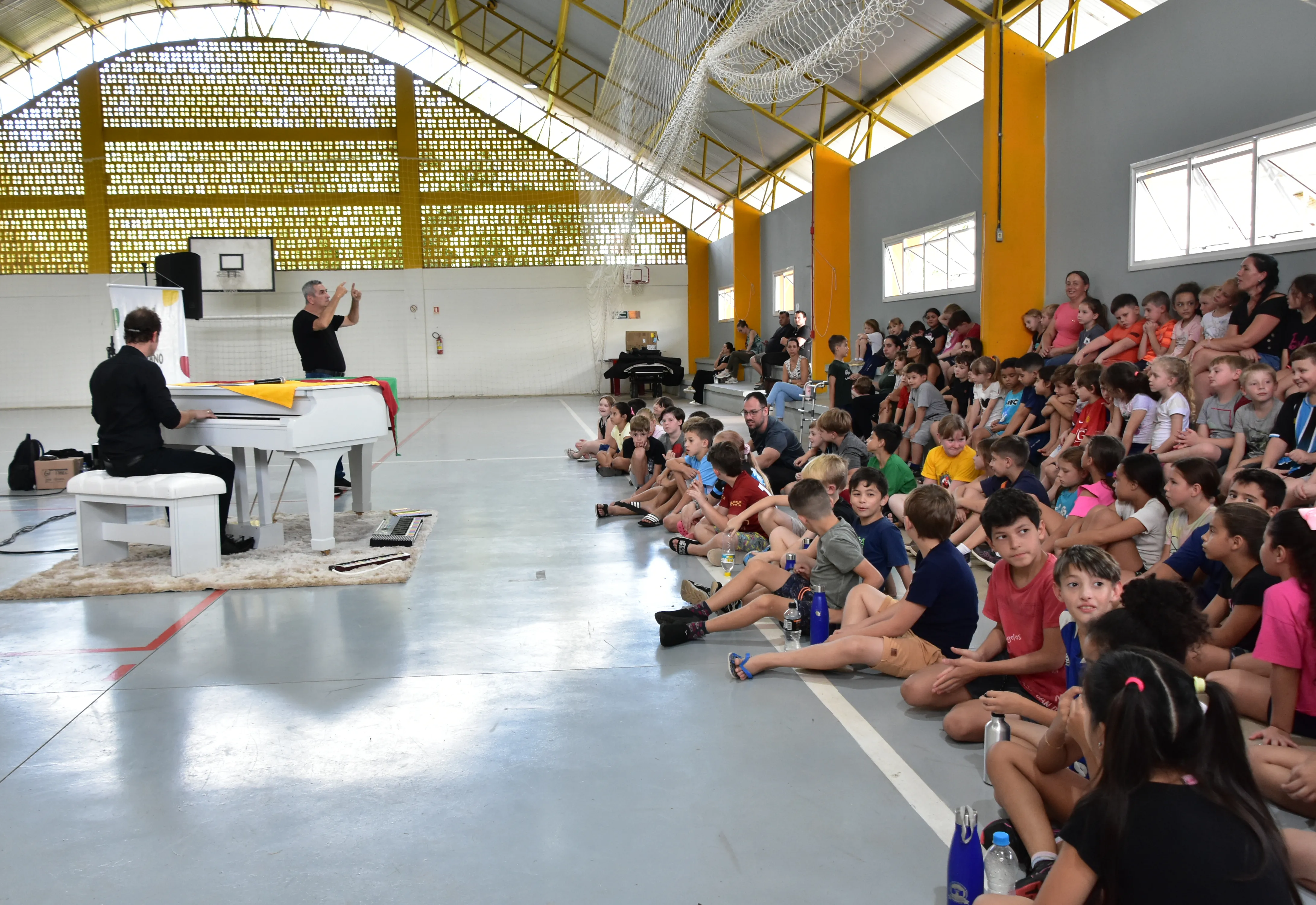 Tem um Piano na Minha Sala