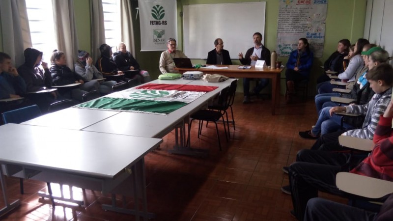 Primeiro encontro da juventude rural de Imigrante ocorreu na sexta-feira, 15 de junho