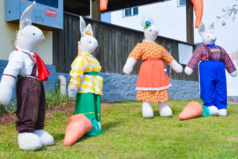 Retorno de voluntários para decoração de Páscoa