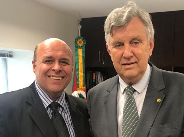 Imigrante recebe recurso de R$ 100 mil do senador Luis Carlos Heinze para área da saúde