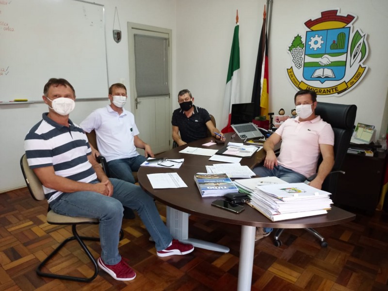 Reunião para avalia a situação da estiagem