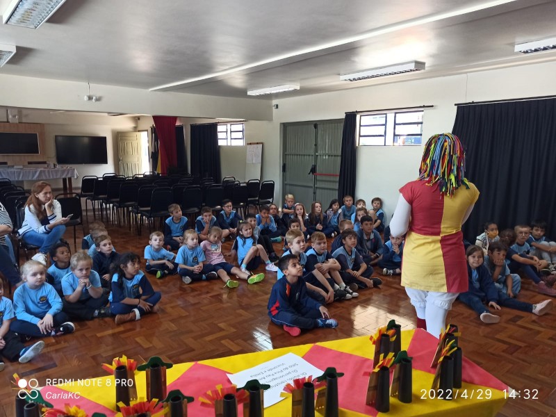 EMEF Santo Antônio realiza Sarau Literário em homenagem a Monteiro Lobato
