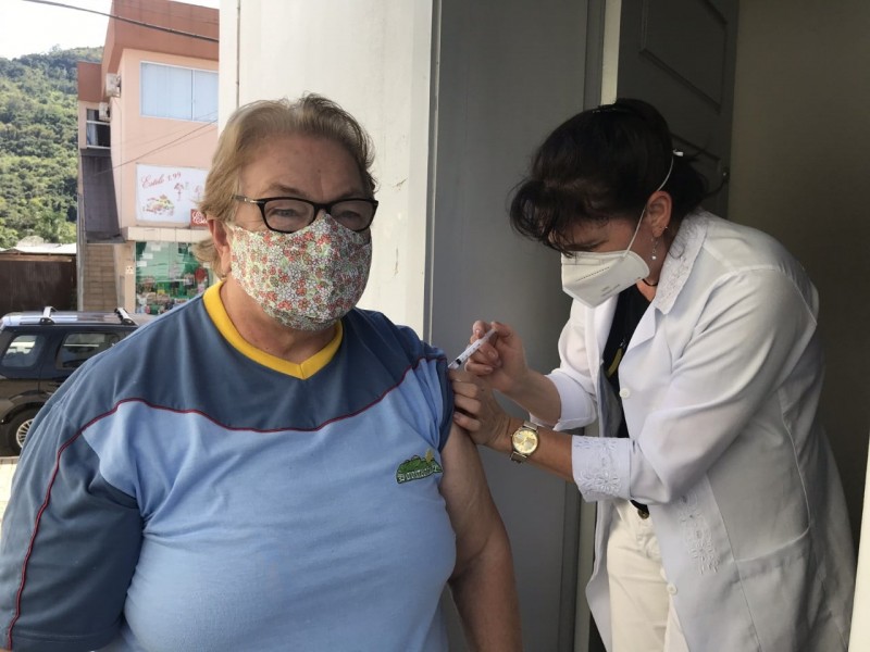 Todas as vacinas recebidas para 1ª dose contra Covid-19 foram aplicadas em Imigrante