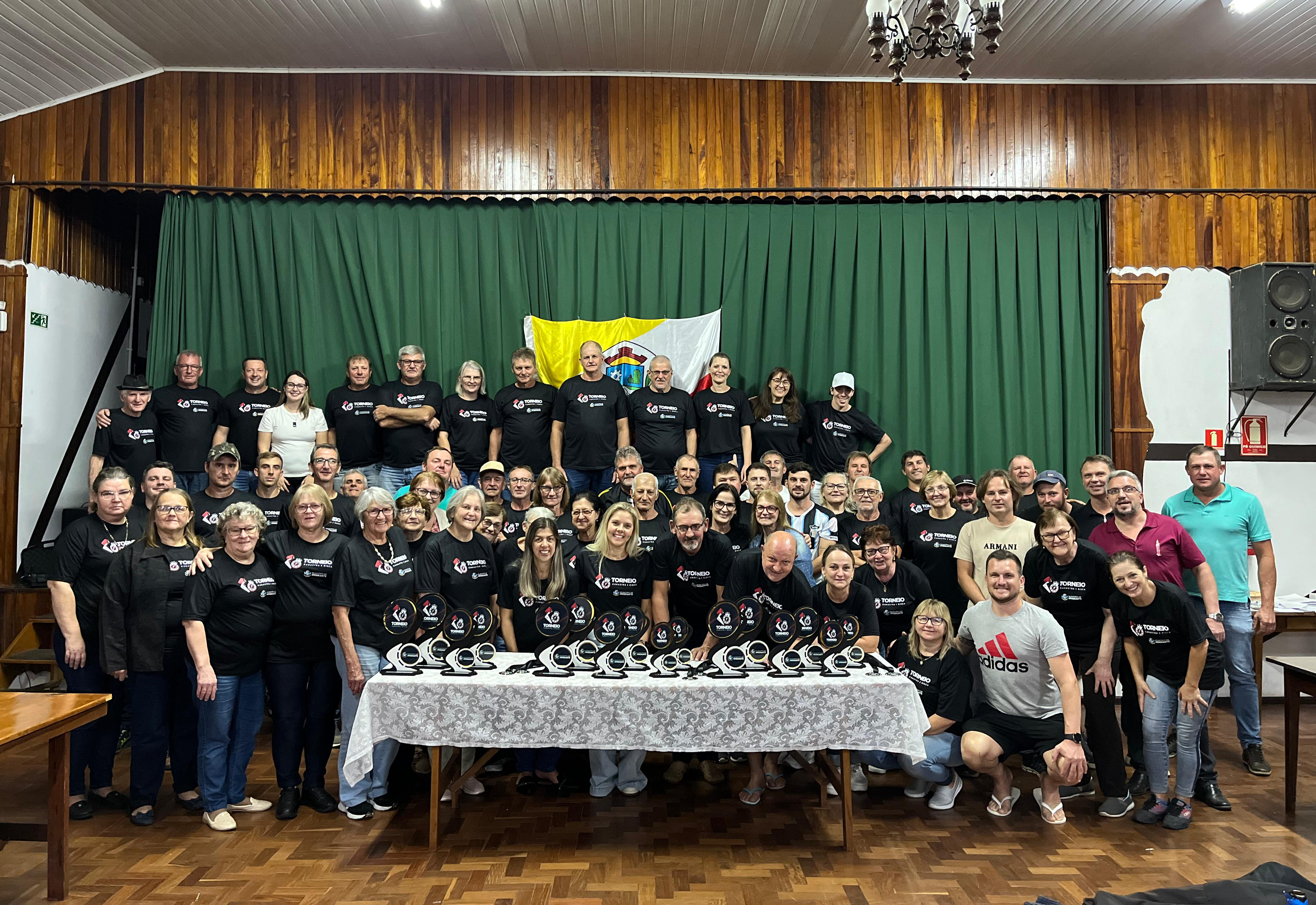 Definidos os campeões do 3º Torneio de Canastra e Bisca de Imigrante 