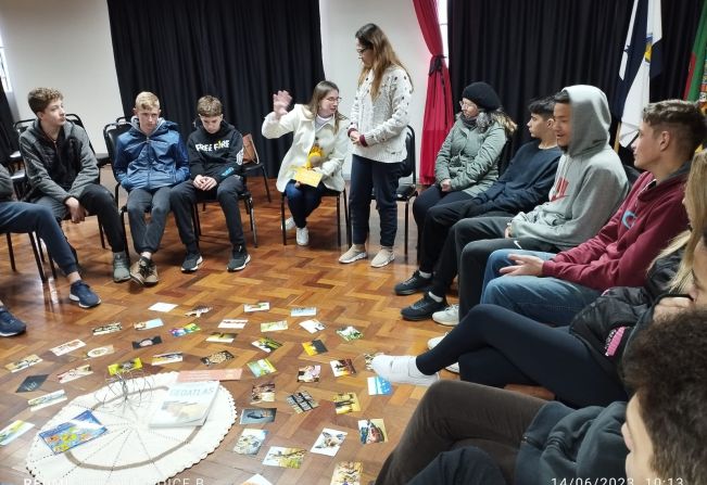Emefs recebem projeto de extensão Educação em Direitos Humanos