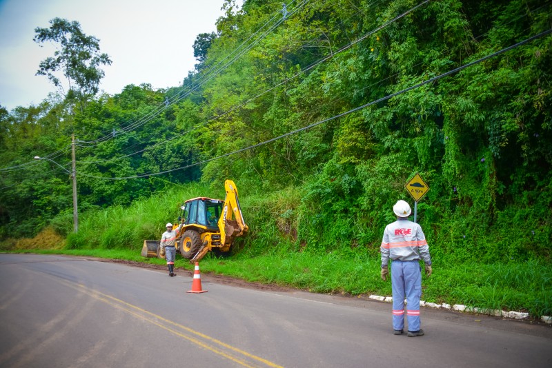 RGE realiza podas preventivas em Imigrante
