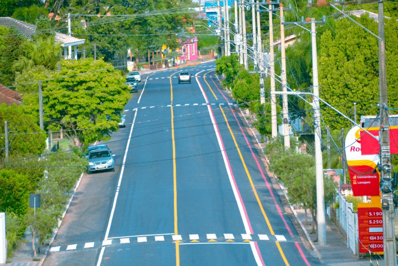 Administração conclui pintura das vias principais